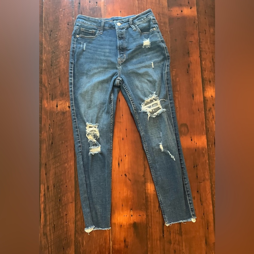Old Navy Women’s Rockstar Super Skinny 360 degree Distressed Stretch Jeans sz 8